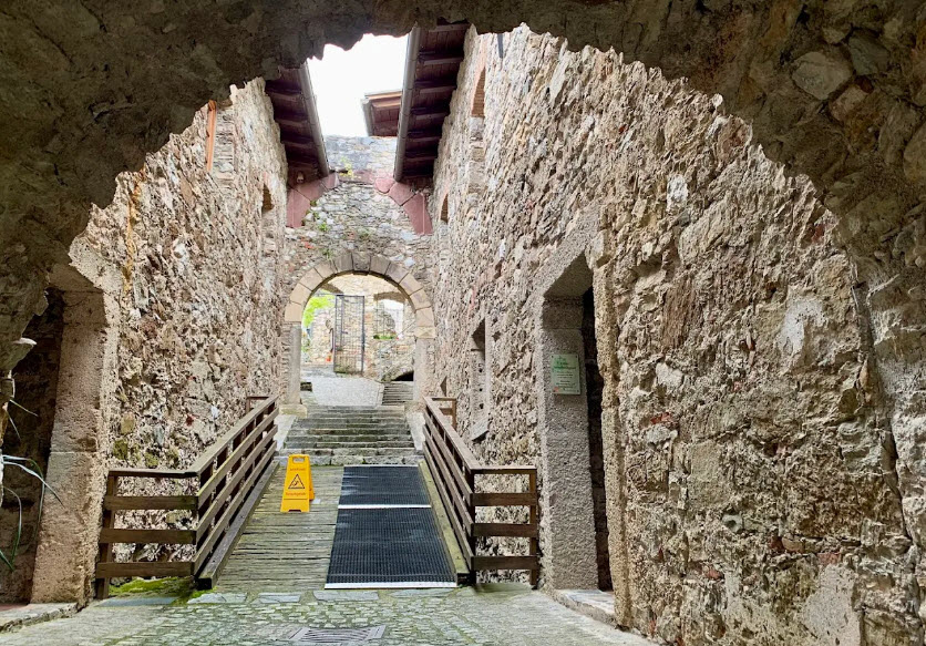 Klosterruine Arnoldstein, Austria
